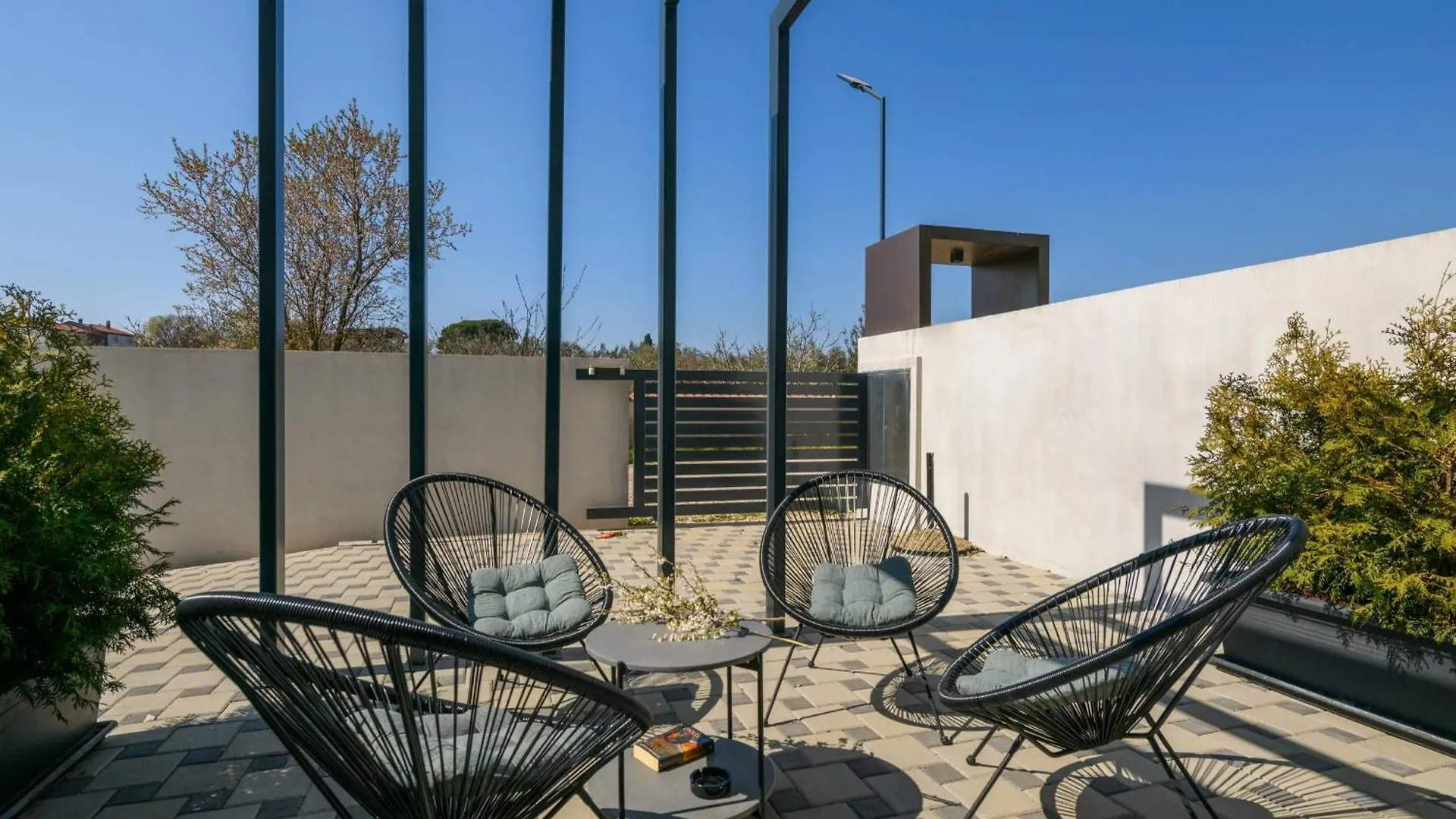 Wohnung In Kastanjer Mit Gemeinschaftlichem Parkplatz Pula Croatia