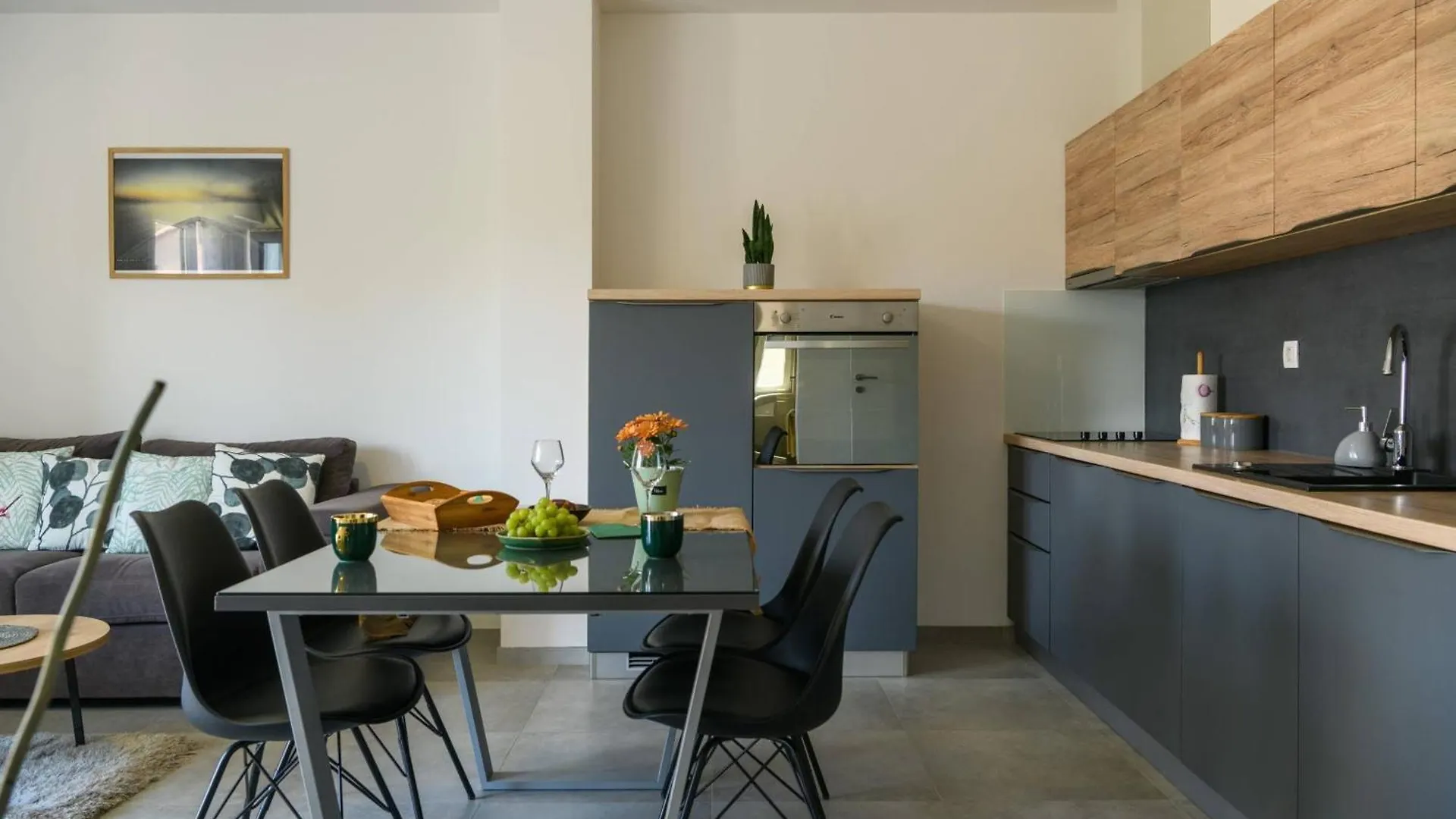Wohnung In Kastanjer Mit Gemeinschaftlichem Parkplatz Pula 0*,  Croatia
